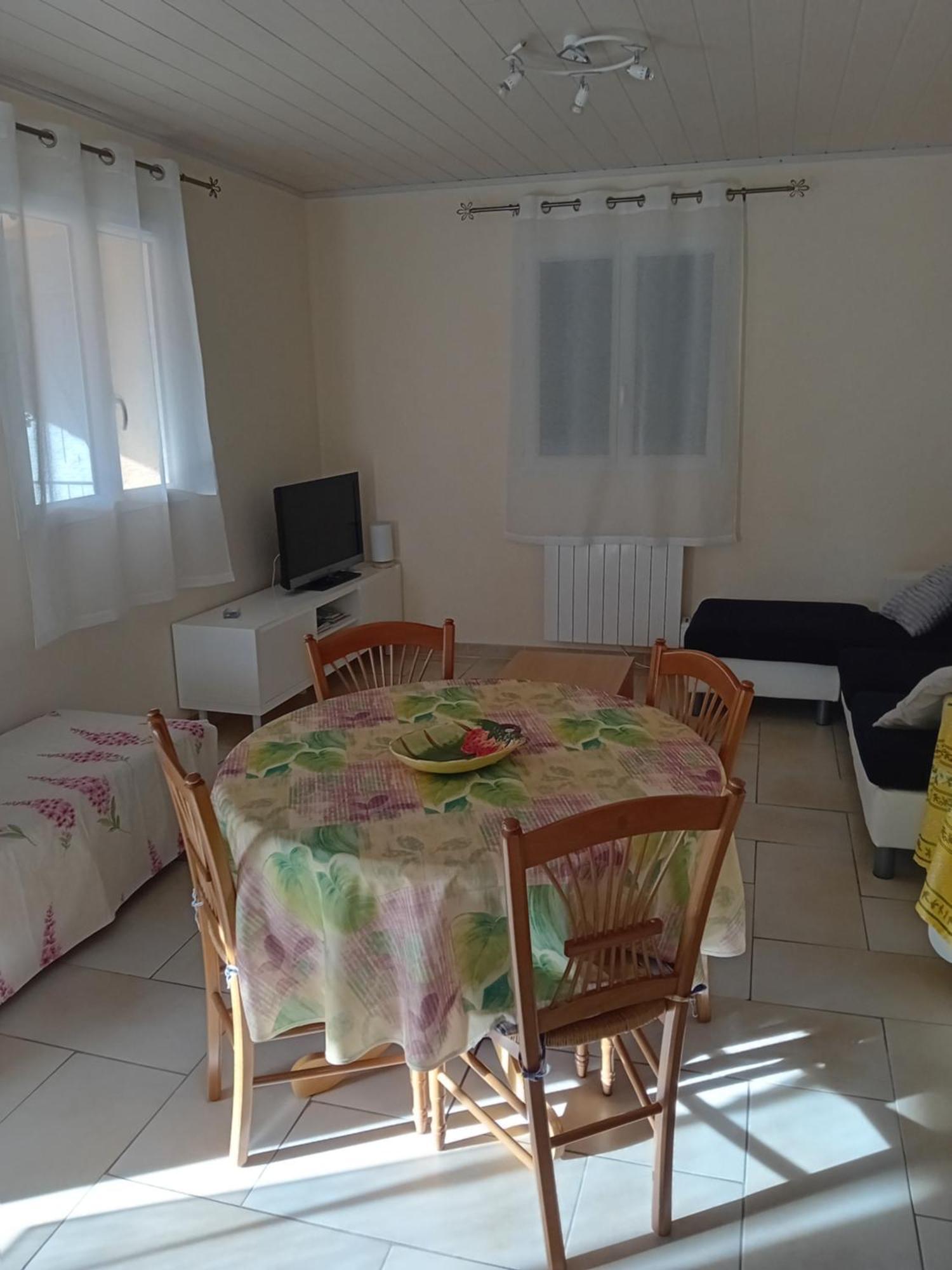 Pavillon Independant 45M2 4 Personnes Apartment Garéoult Екстериор снимка